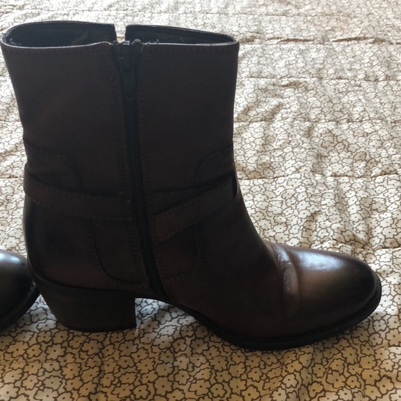 Clarks brown boots - Picture 5 of 5